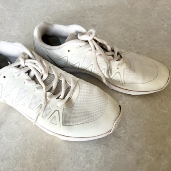 Varsity Cheer Shoes 7.5 - Picture 1 of 5